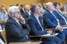 Goście i uczestnicy konferencji CZT Aeronet DL oraz Forum Współpracy Nauka-Gospodarka