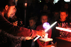 [FOTO] Nocne Spotkania z Nauką pełne ludzi ciekawych świata